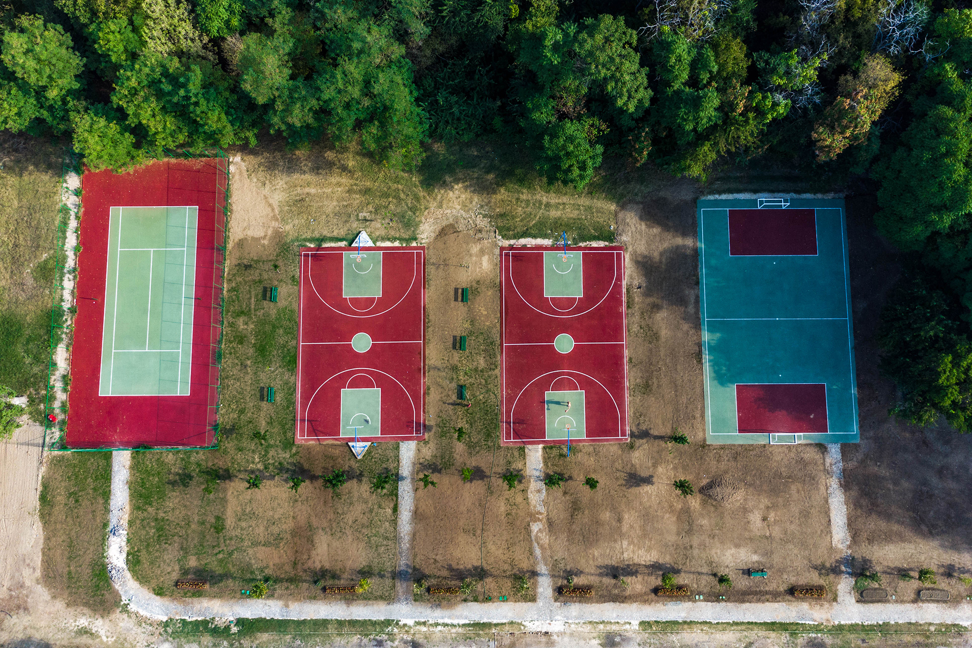 Фотографија од дрон од спортските игралишта во Сарај